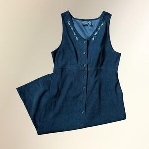 Erika Black Maxi Dress with Leaf Embroidery